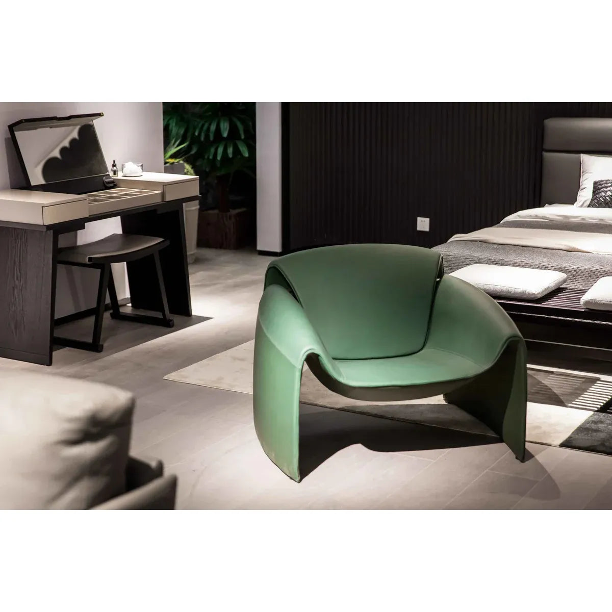 Forma Chair