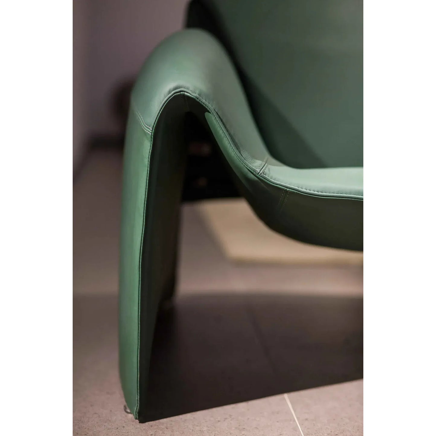 Forma Chair